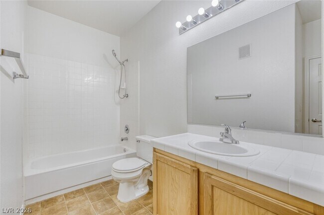 Building Photo - 2116 Calville St