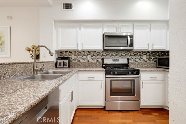 Building Photo - 303 Terra Bella