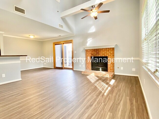 Building Photo - Yorktown Crossing Townhouse!!!