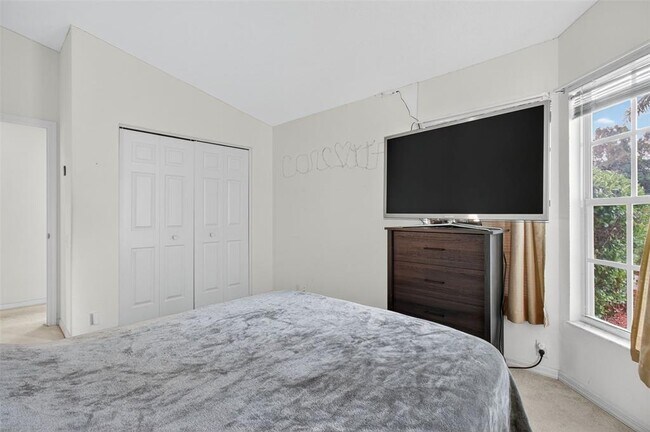 Building Photo - 8841 Kipling Ave