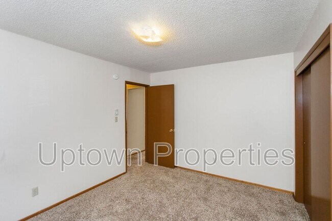 Building Photo - 8027 NE Flanders St