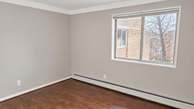 Building Photo - 1217 Island Dr