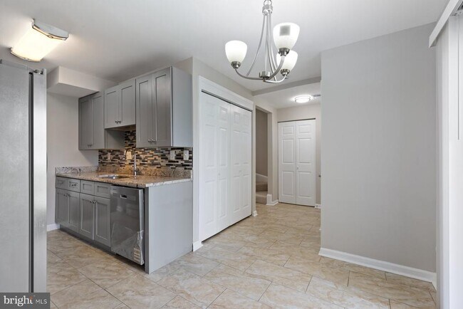 Building Photo - 759 Palmer Dr