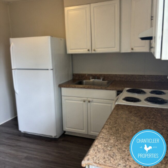 Building Photo - 115 Florence St