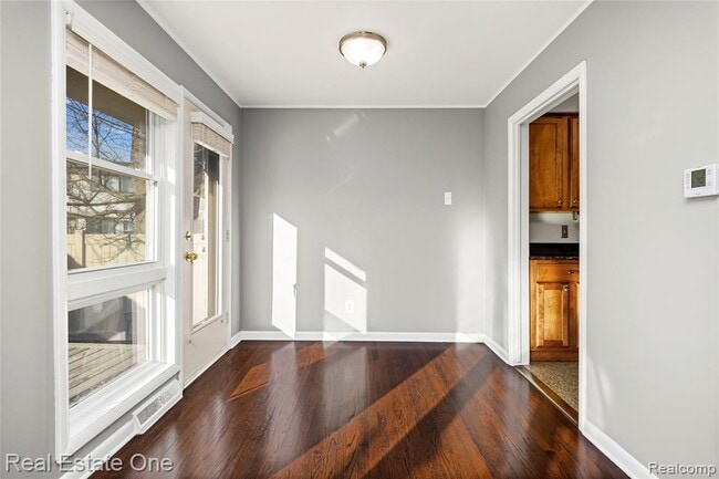 Building Photo - 556 Bloomfield Ct