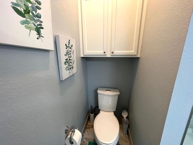 Building Photo - 3 Bedroom 2.5 Bath 1 Single Family Home for Rent in Cambridge Heights Area of Round Rock, Texas, ...