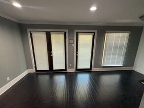 Building Photo - 1BR/1BA | Newly Renovated  Home | Gated Community|  In Dallas!