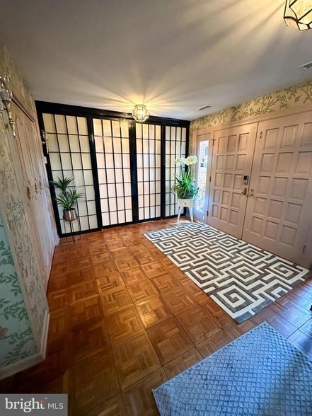 Building Photo - 600 Glenside Rd