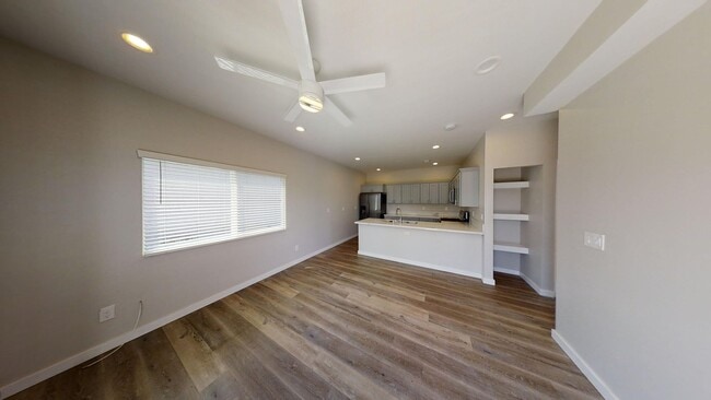 Building Photo - 5327 E Falls View Dr