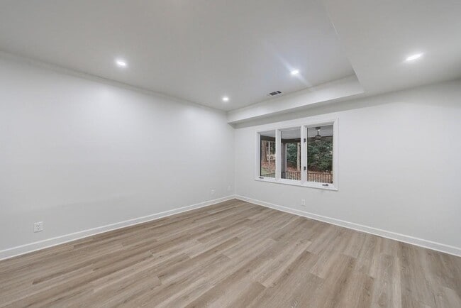 Building Photo - 459 Atlanta Country Club Dr