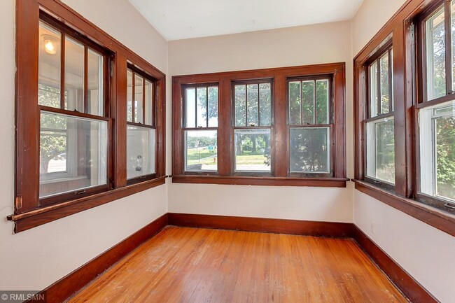 Building Photo - 309 Wilson Ave SE