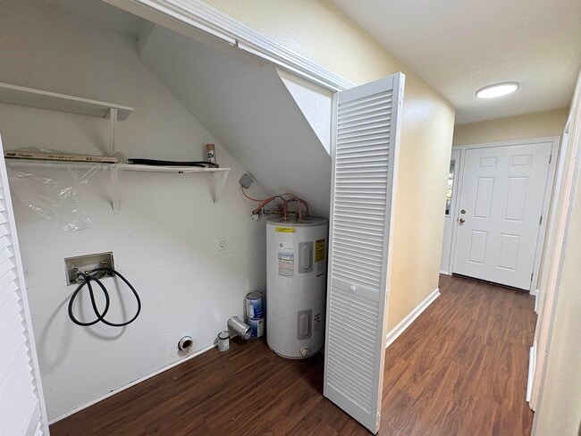 Building Photo - 3701 Donovan Dr