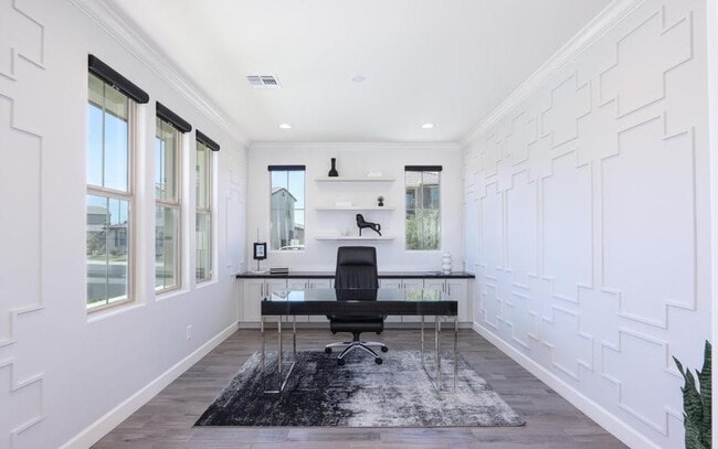 Building Photo - 948 W Yosemite Dr