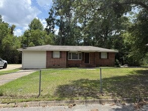 Building Photo - 1210 Judson St