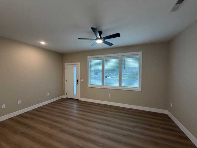 Building Photo - 2117 Carr Rd