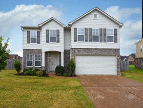 Building Photo - 3 bedroom 2.5 bath over 2,200 sq feet near Hacks Cross and Shelby Dr