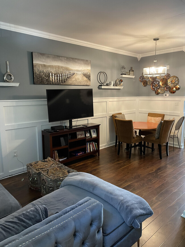 Dining room with TV - 11 Danbury St SW