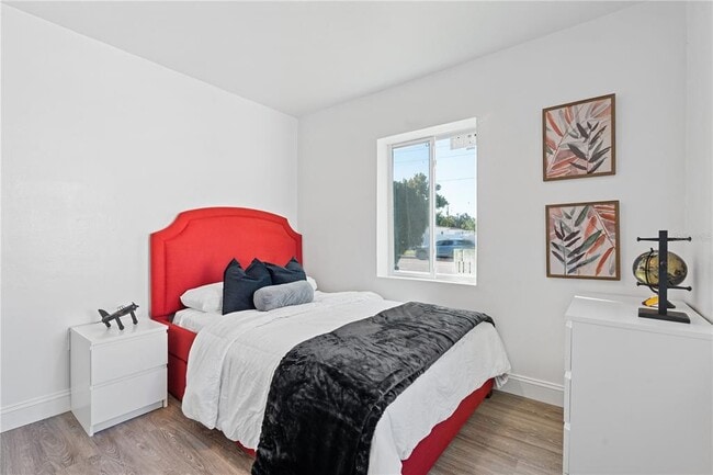 Building Photo - 4635 22nd Ave N