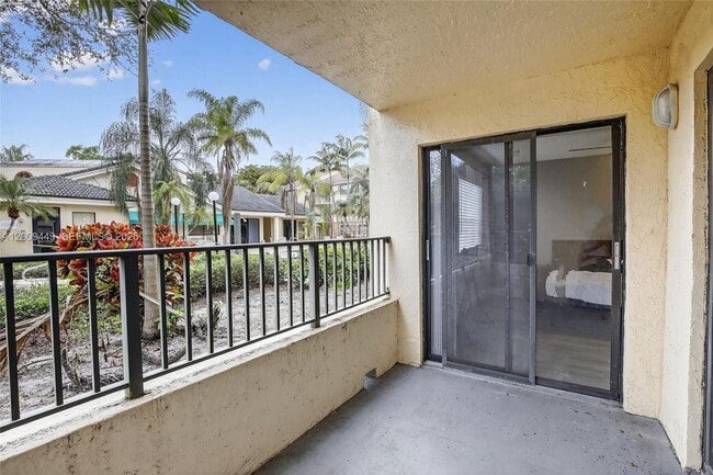 Building Photo - 9999 Summerbreeze Dr