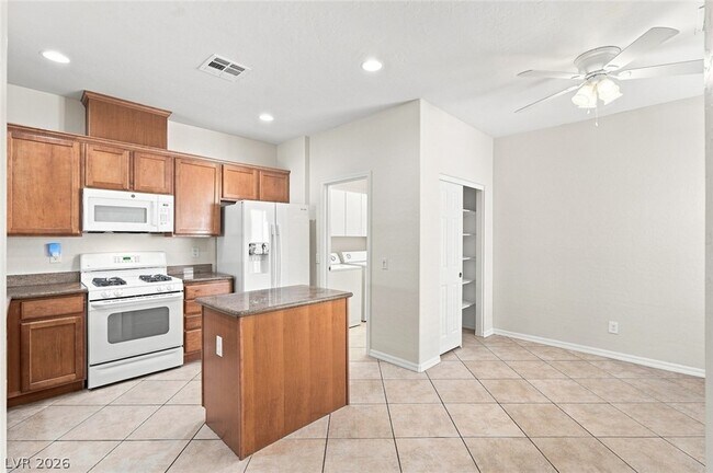 Building Photo - 8852 Regatta Bay Pl