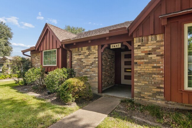 Building Photo - 5647 Lymbar Dr