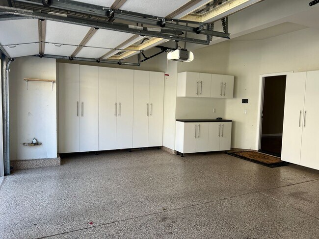 Building Photo - Single Family Home in Spanish Hills