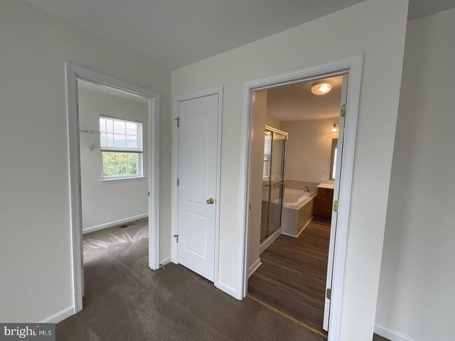 Building Photo - 117 Leather Fern Way