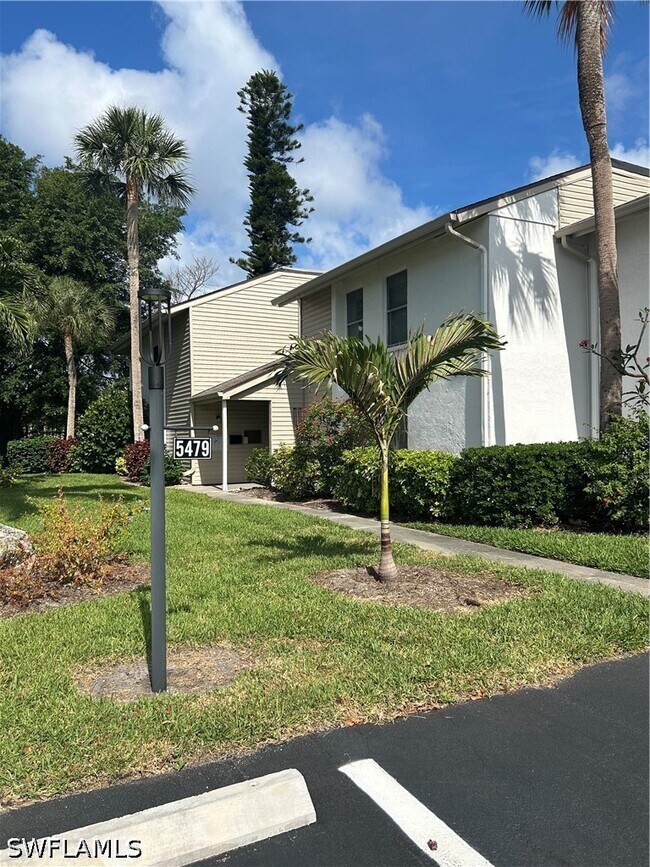 Building Photo - 5479 Peppertree Dr