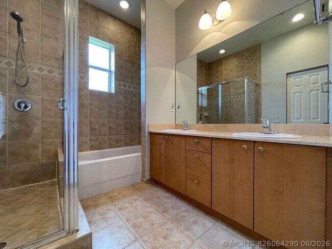 Building Photo - 2377 Vintage Dr