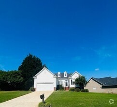 Building Photo - Charming 3-Bedroom Ranch in Greer’s Covete...
