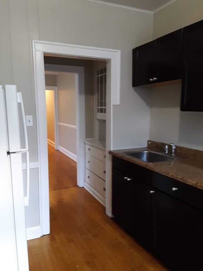 Building Photo - 232 Elmwood-2N