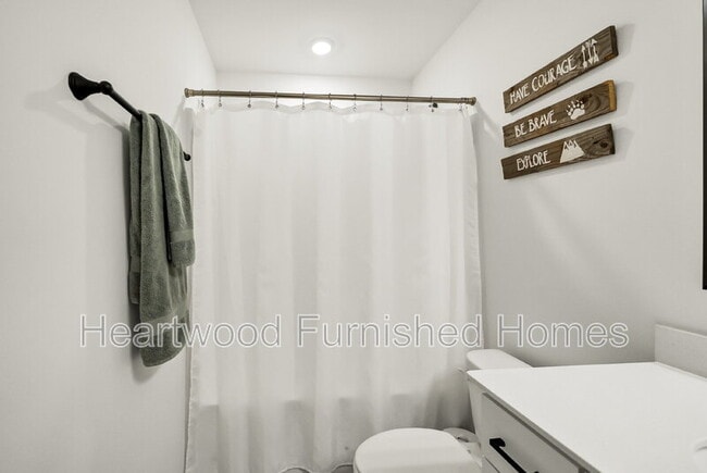 Building Photo - 924 Windchase Wy