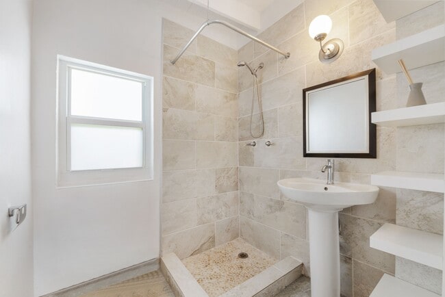 Building Photo - 13125 SW 81st Ave