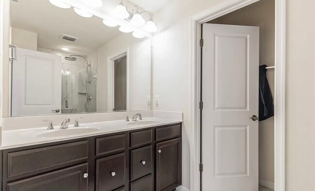 Bathroom in main 1 - 3004 Ewell Ln