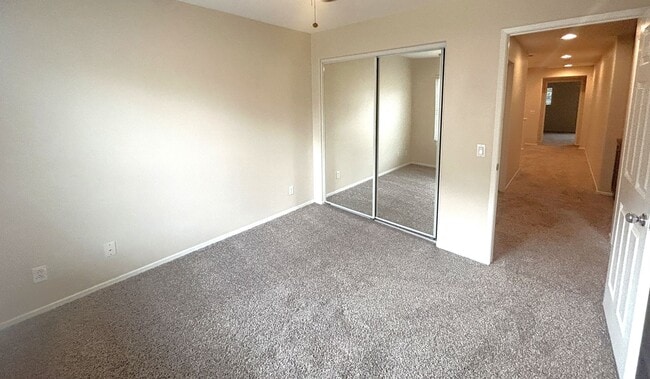 Building Photo - Isidora Lane  Eastvale, Ca (3 bed, 2.5 bath)