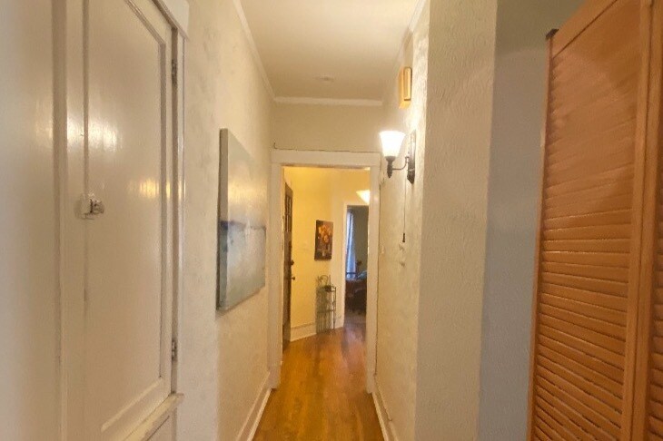 Building Photo - 5614 N Wayne Ave