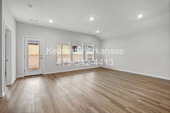 Building Photo - Gorgeous Home in Gentry!
