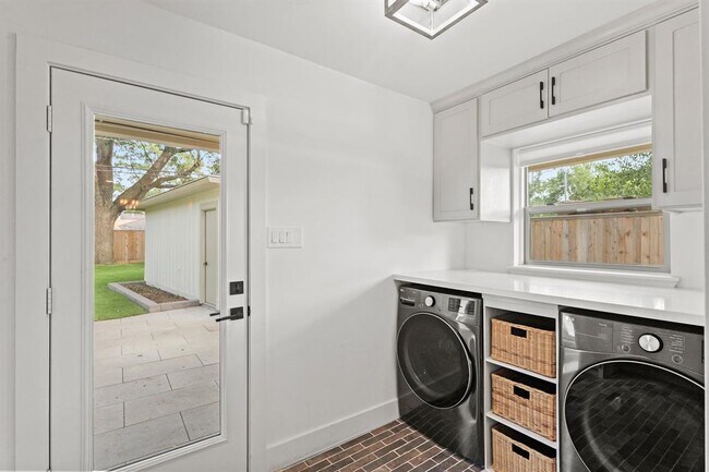 Building Photo - 1707 Imperial Crown Dr