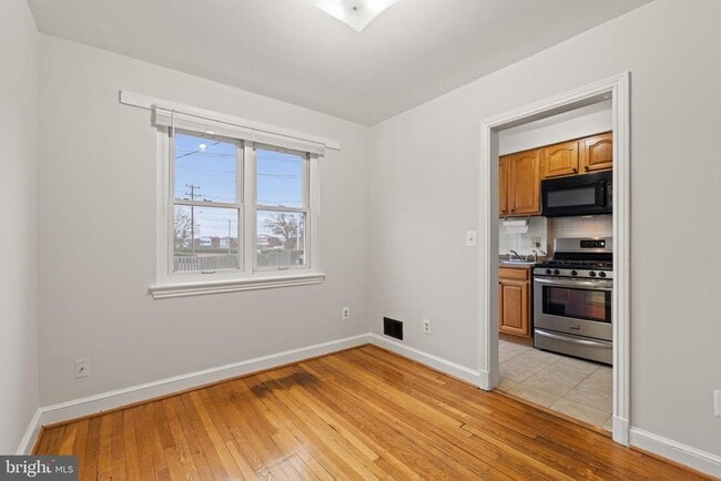 Building Photo - 340 Wesmond Dr