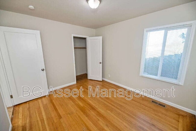 Building Photo - 1723 Bayo Vista Ave