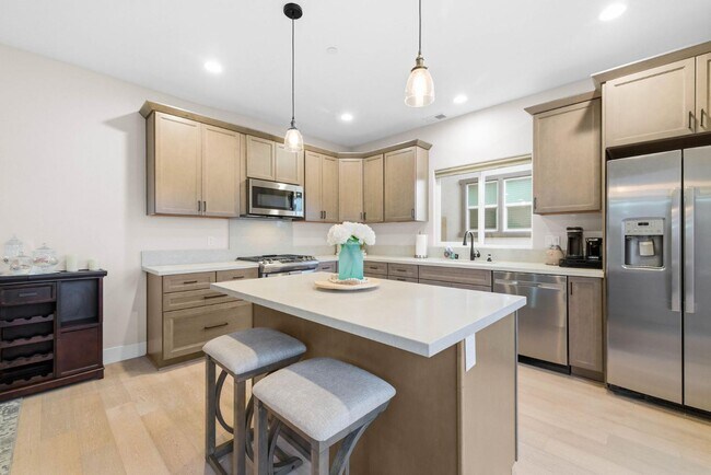 Building Photo - 5051 Savannah St