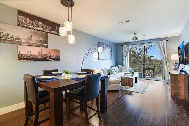 Building Photo - 2805 Dulce Ln