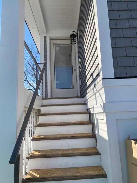 Building Photo - 64 Jones Creek Dr