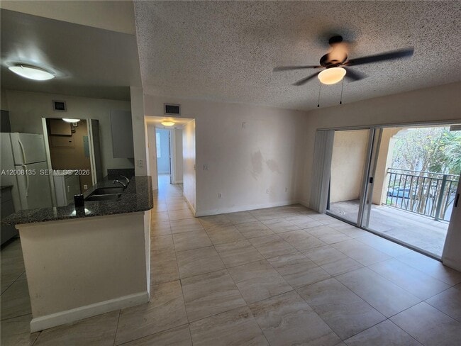 Building Photo - 2451 Centergate Dr