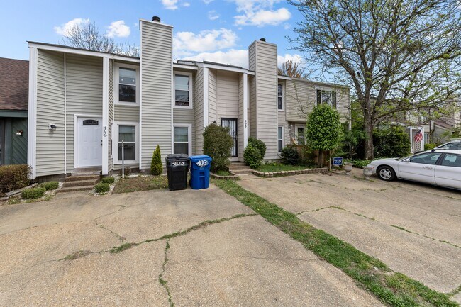 Building Photo - 405 Falling Ln