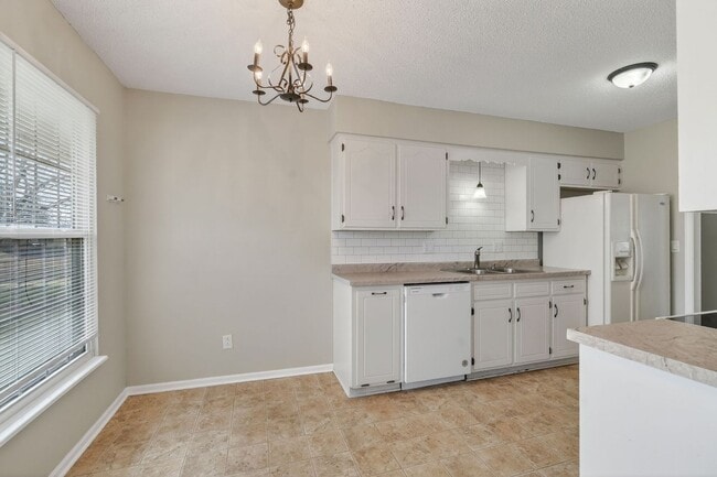 Building Photo - Spacious 3-Bed/2-Bath Home in Independence!