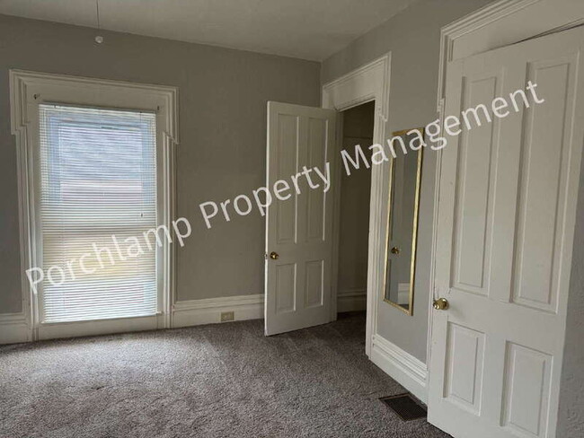 Building Photo - 547 Coit Ave NE