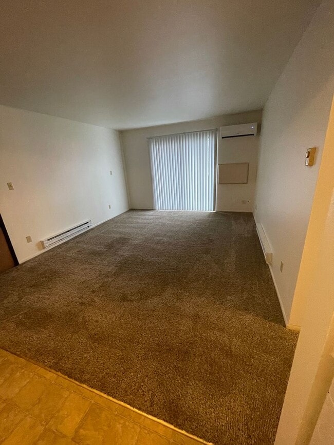 Building Photo - Sycamore Greens Apartments - Apply Today.