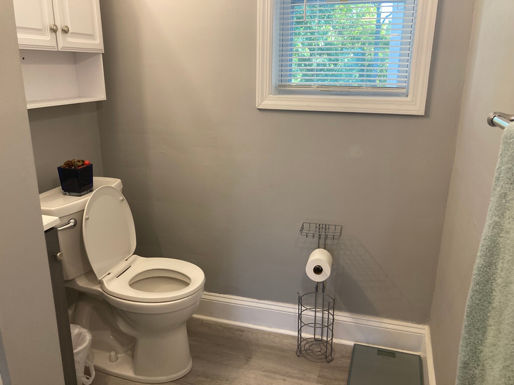 Bath - 10147 Baltic Rd