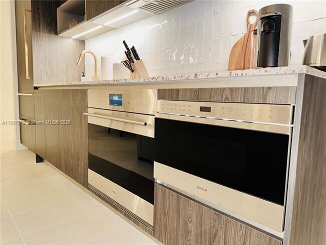 Building Photo - 159 NE 6th St